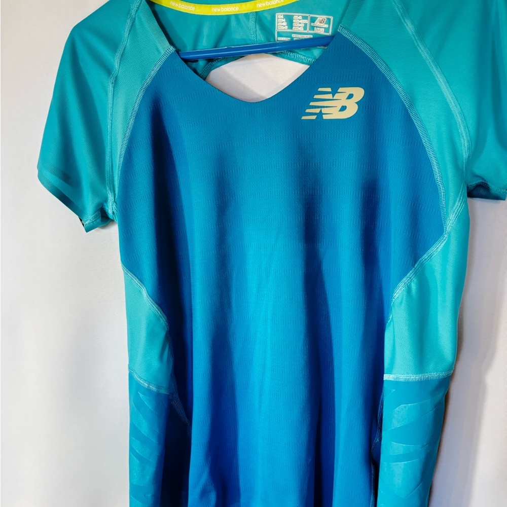 New Balance Aqua Blue Two Tone Athletic Top with Mesh Size L